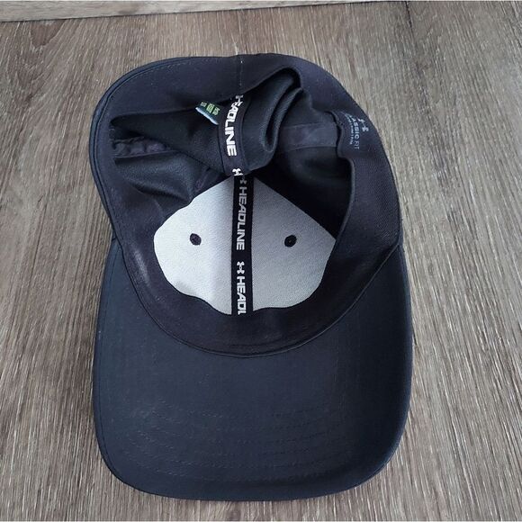 Under Armour Black Clasic Fit Fitted Hat S/M - Picture 5 of 6